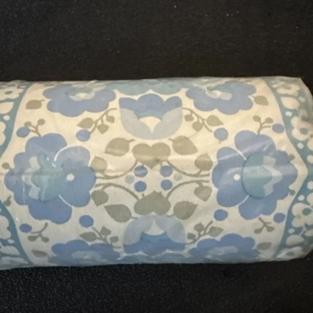 Vymura Wallpaper NEW VINTAGE Lorraine Blue Prepasted Wall Vinyl 72 SF